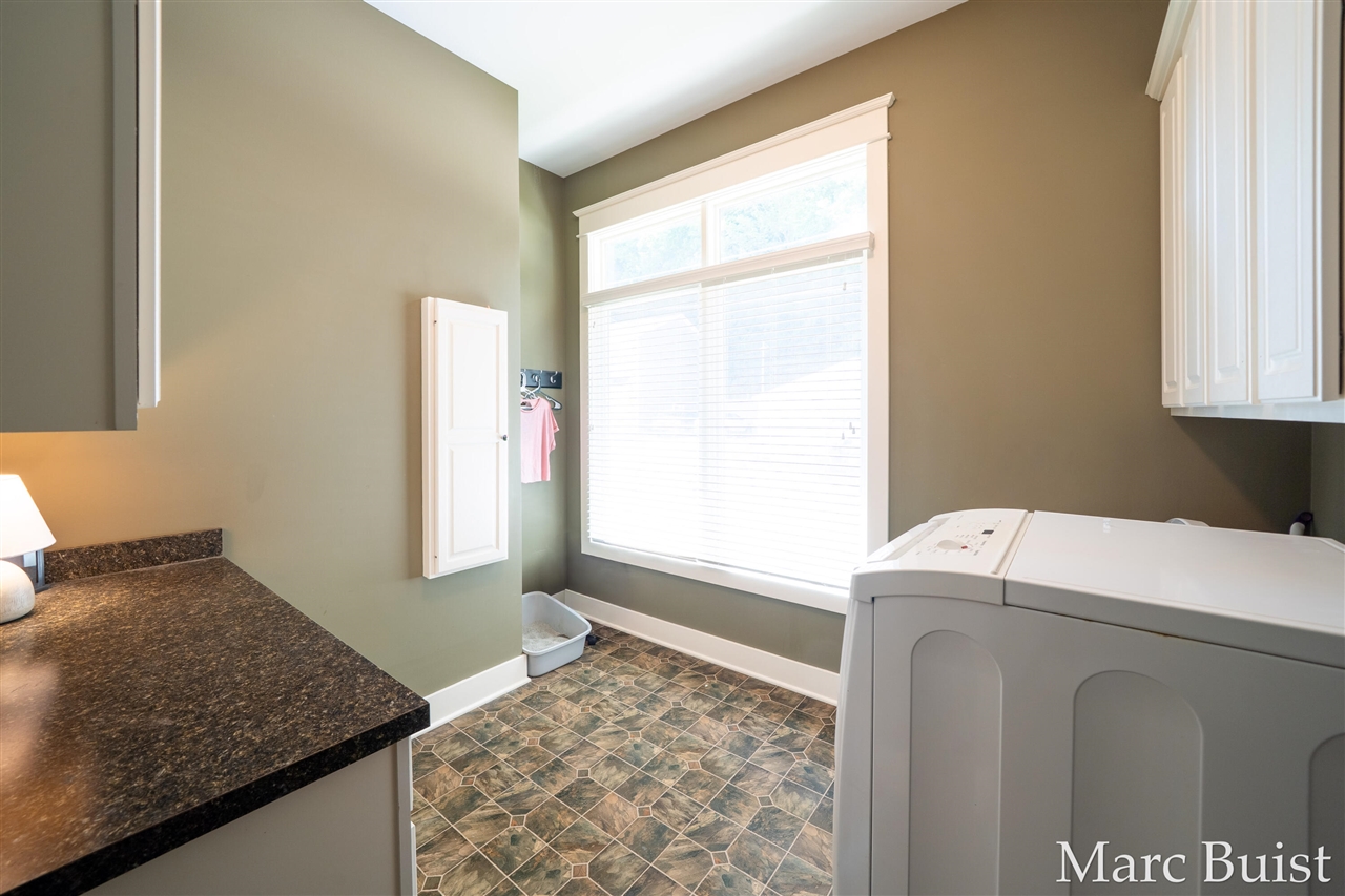 421 N Lake Drive Property Photo 39