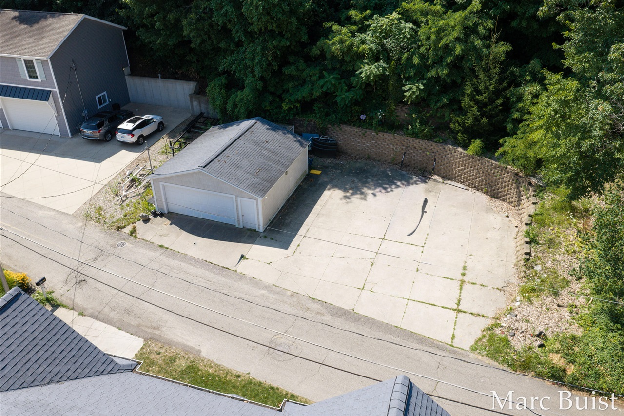 421 N Lake Drive Property Photo 47