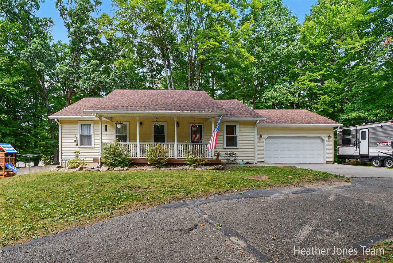 6936 Schmeid Road Property Photo 1