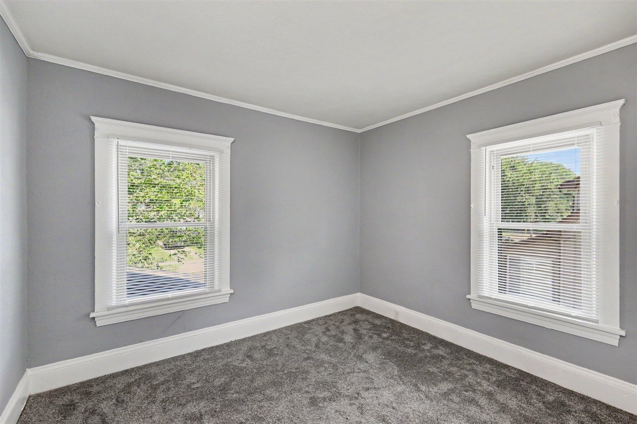 113 E Robinson Street Property Photo 15