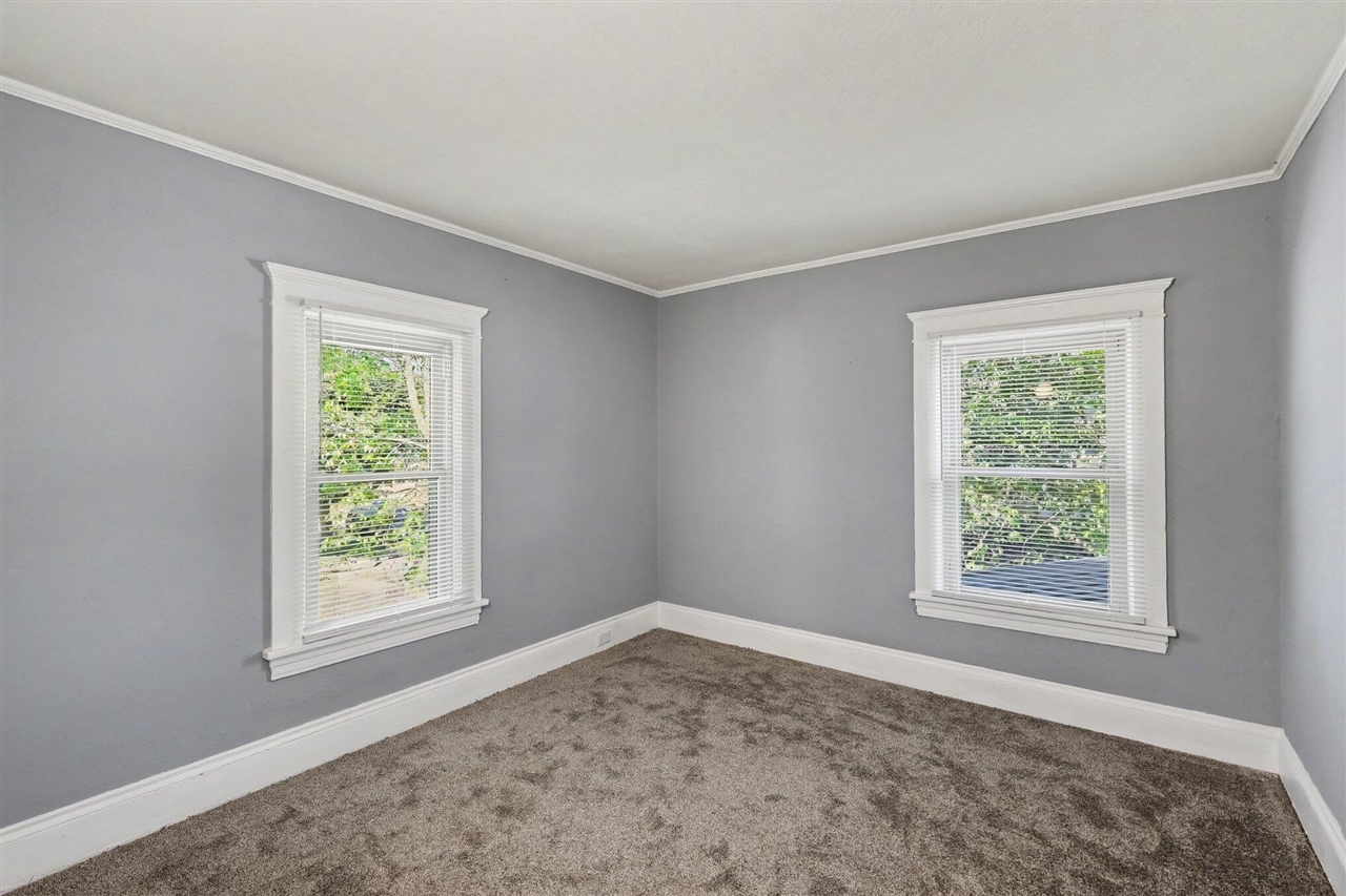 113 E Robinson Street Property Photo 18