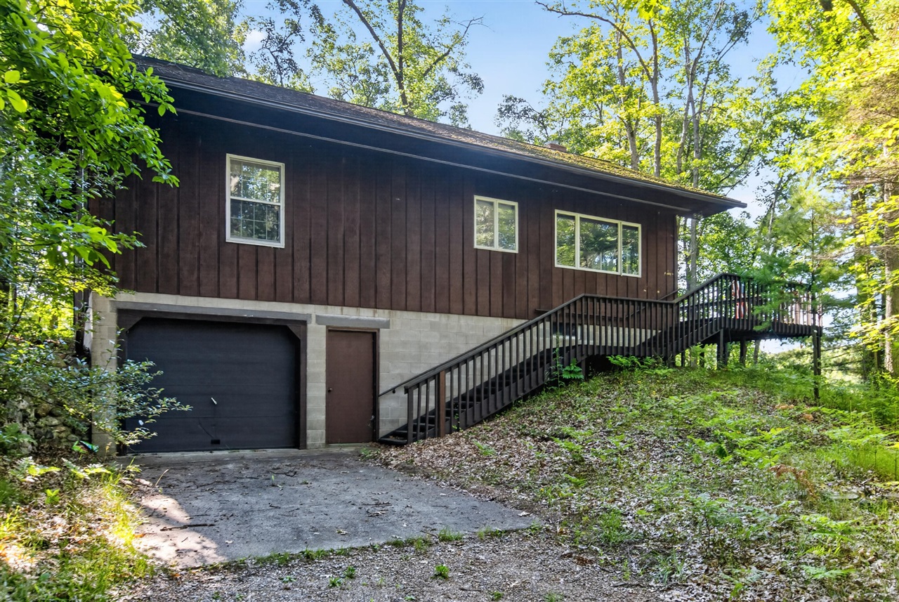 5821 S Queens Highway Property Photo 1