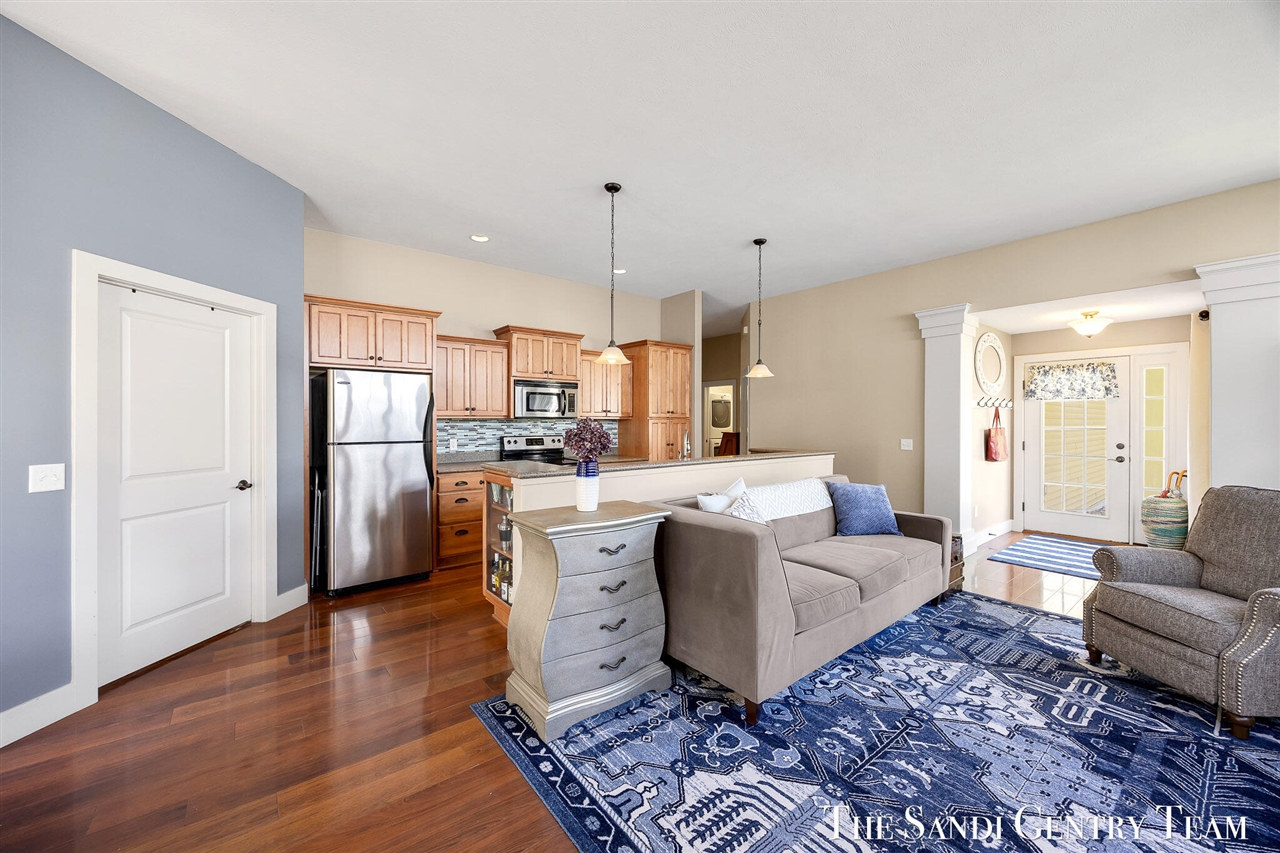 17644 Dustin Drive Property Photo 12