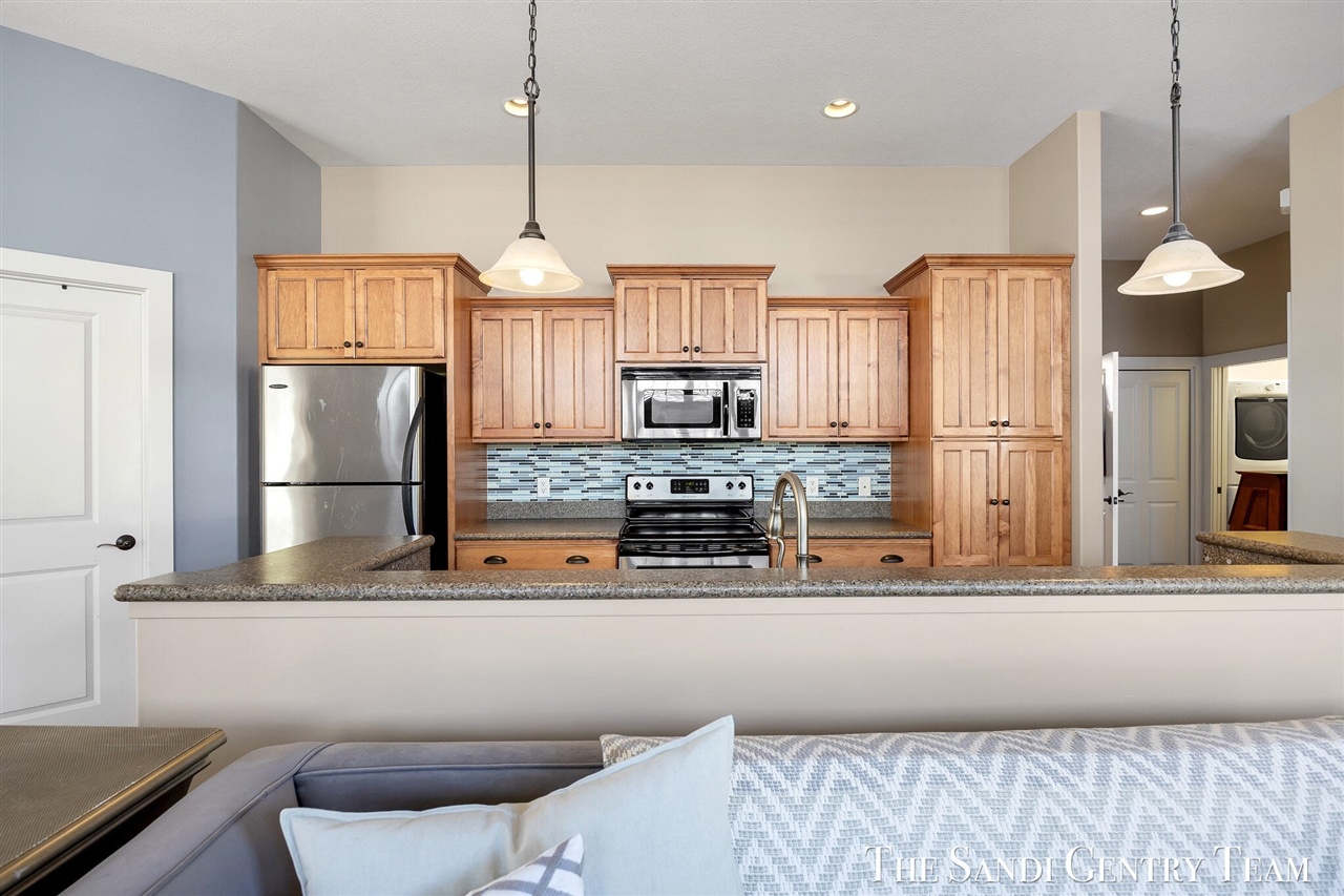 17644 Dustin Drive Property Photo 13