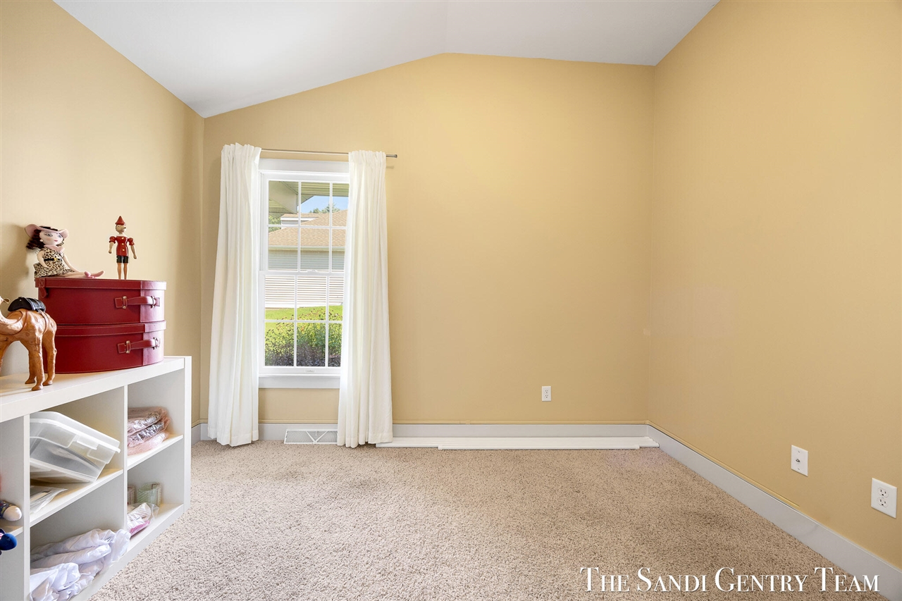 17644 Dustin Drive Property Photo 31