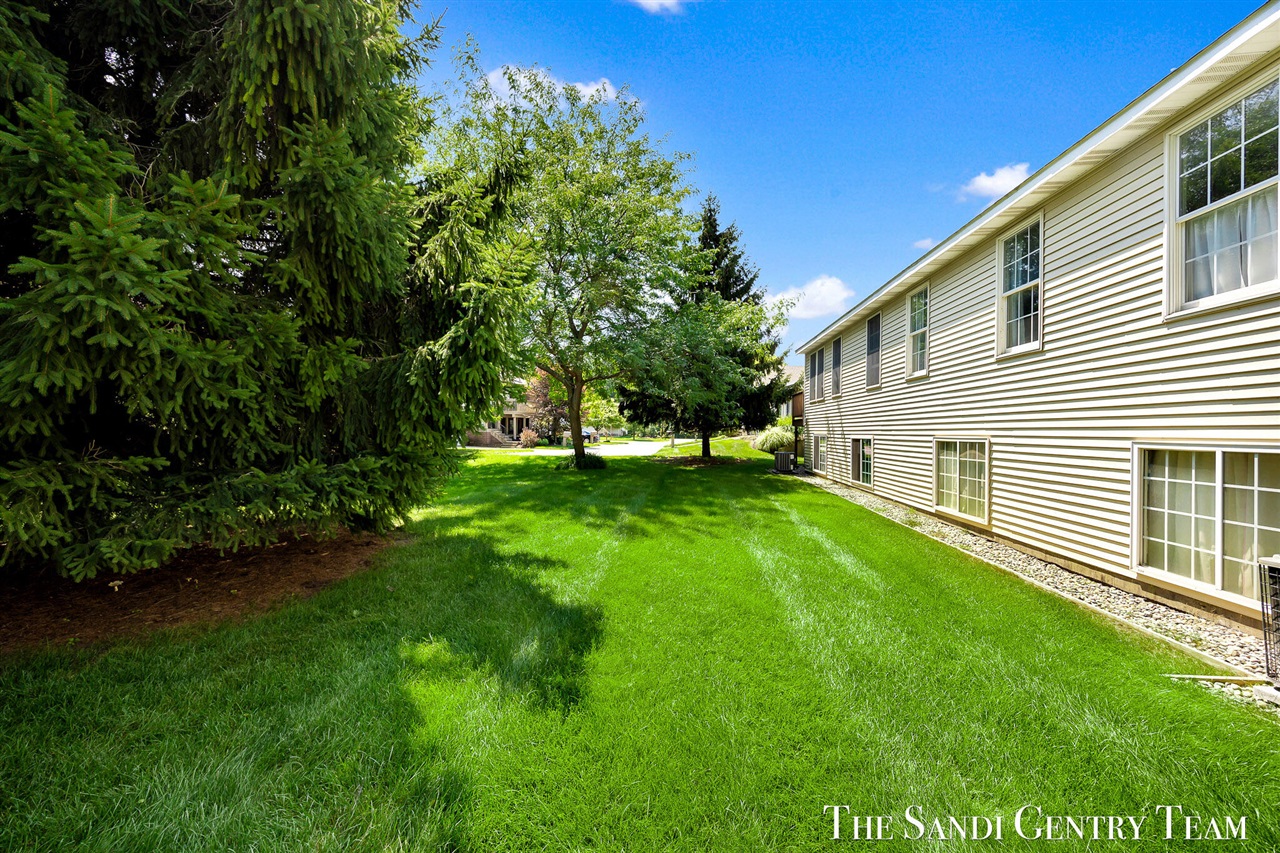 17644 Dustin Drive Property Photo 39