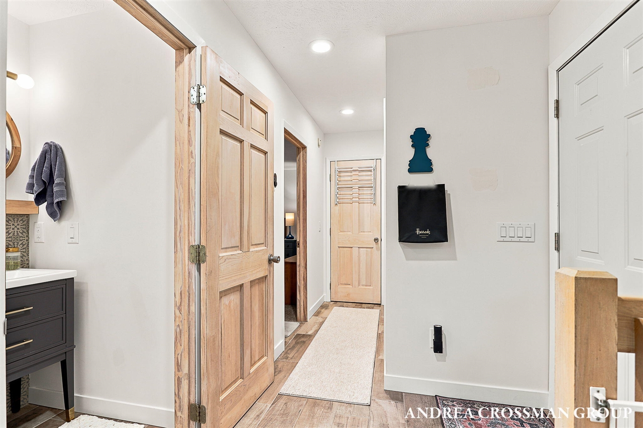 1215 Ash Drive Property Photo 23