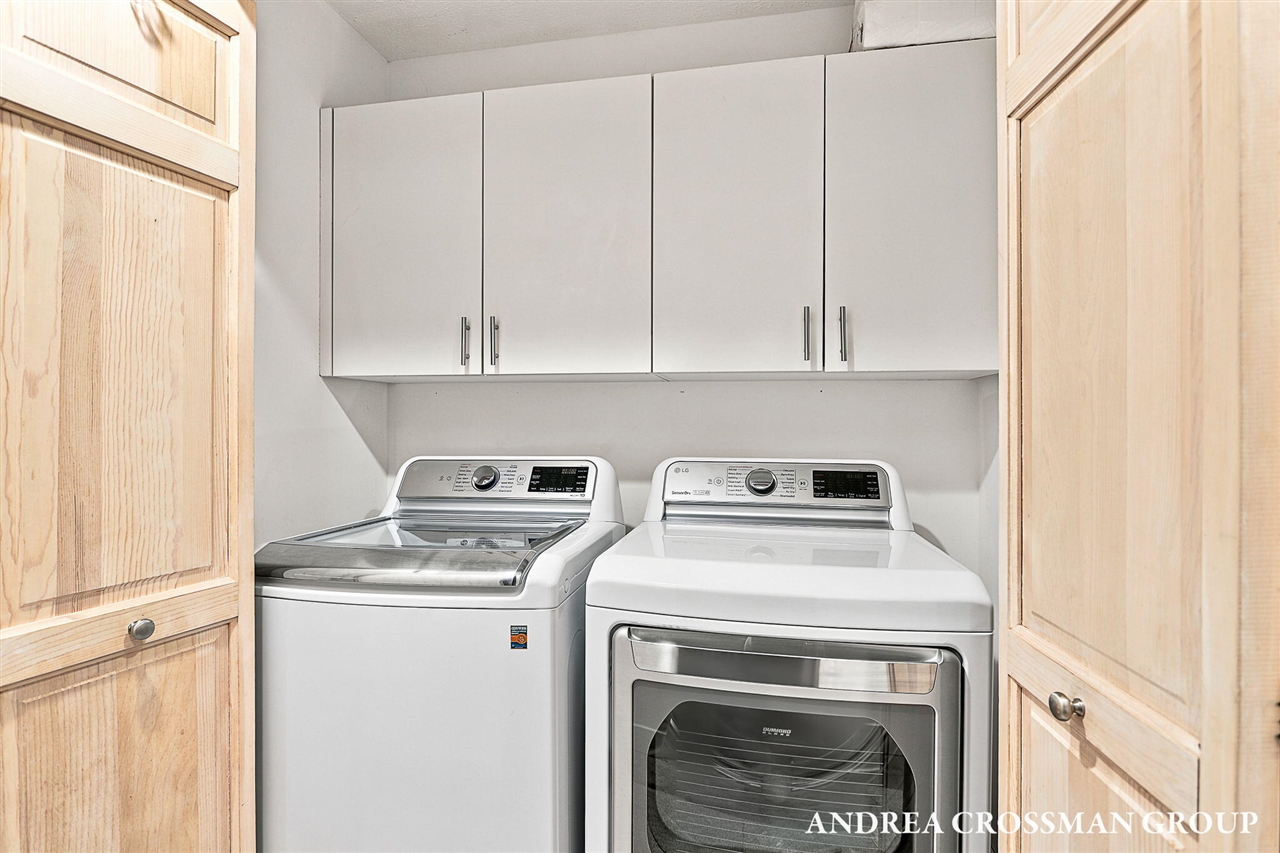 1215 Ash Drive Property Photo 28
