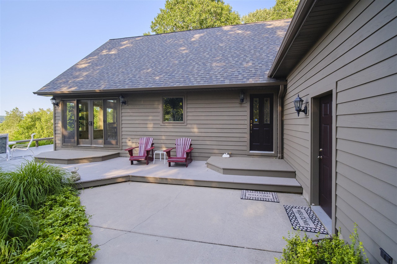 4821 Crescent Beach Road Property Photo 6