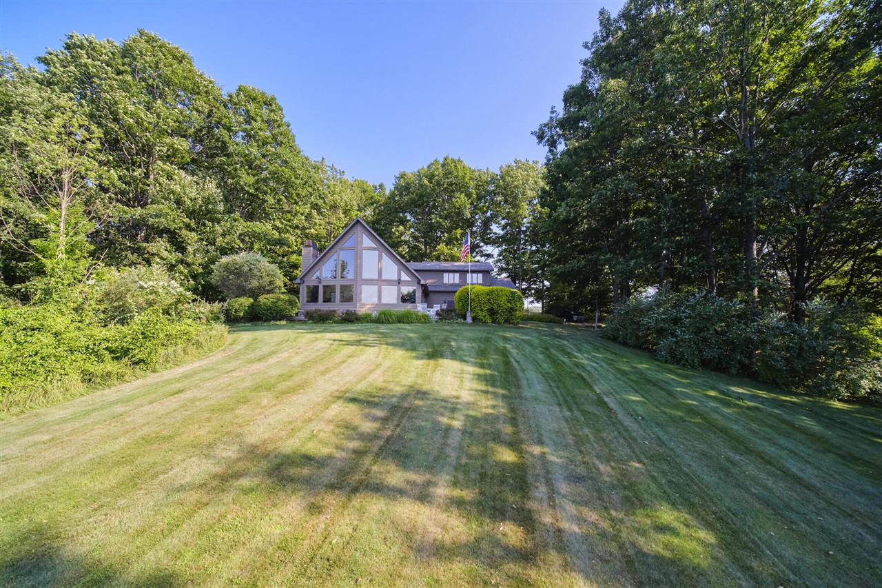 4821 Crescent Beach Road Property Photo 9