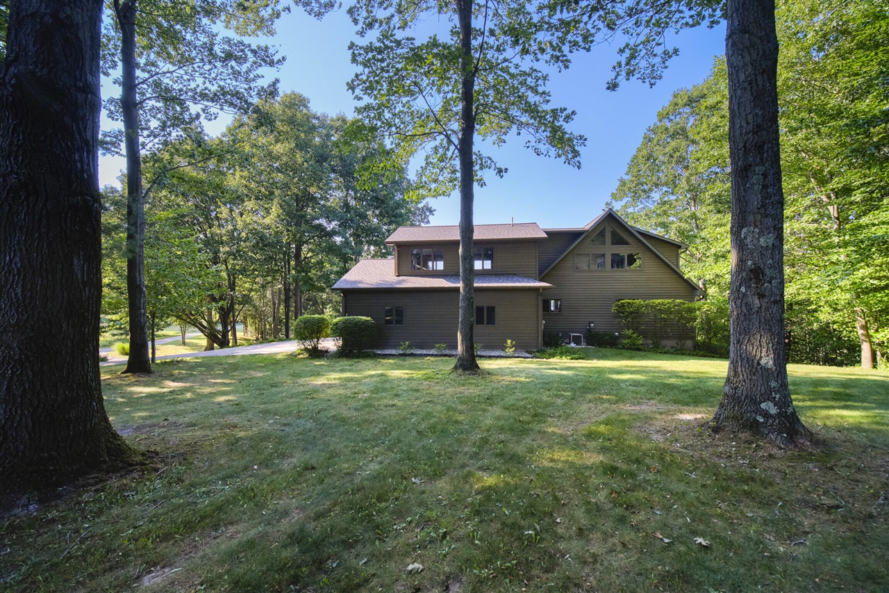 4821 Crescent Beach Road Property Photo 16