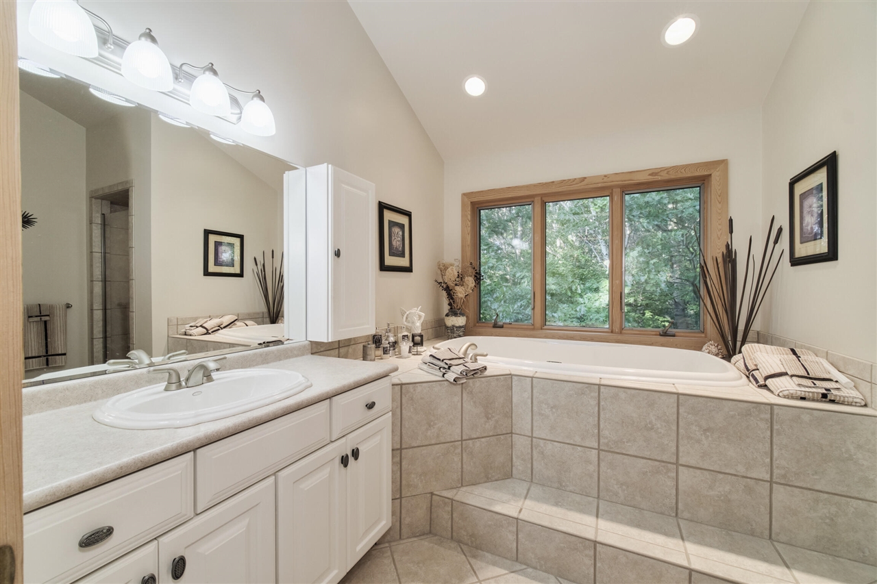 4821 Crescent Beach Road Property Photo 41