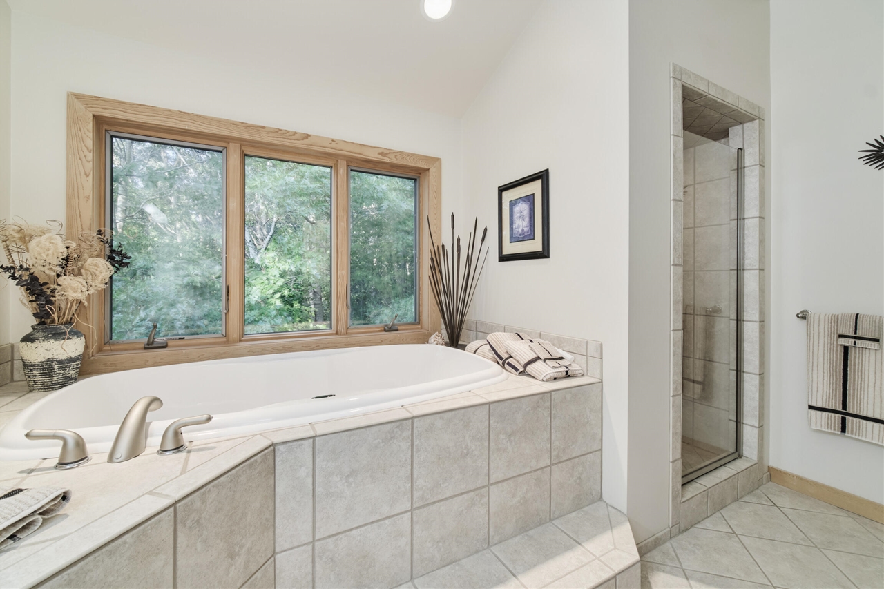 4821 Crescent Beach Road Property Photo 42