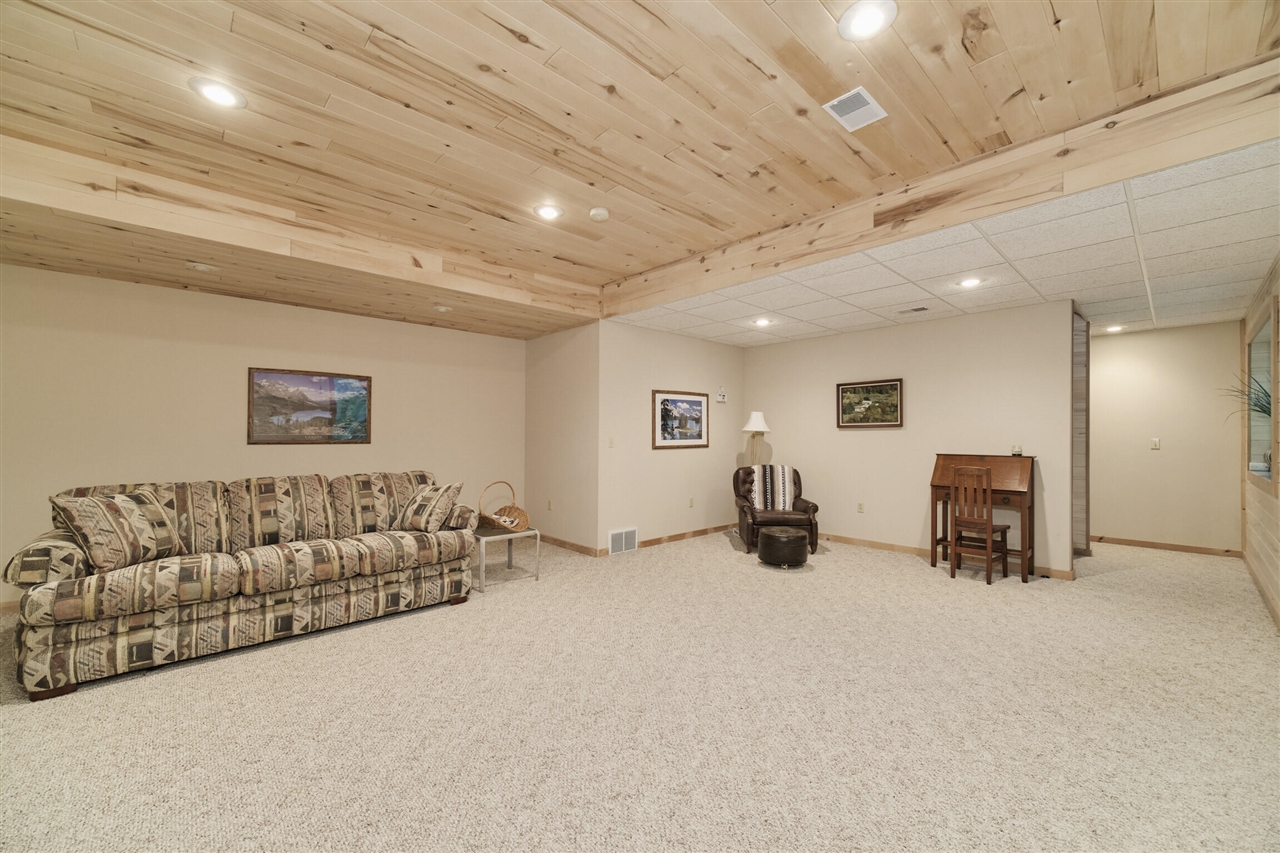 4821 Crescent Beach Road Property Photo 46