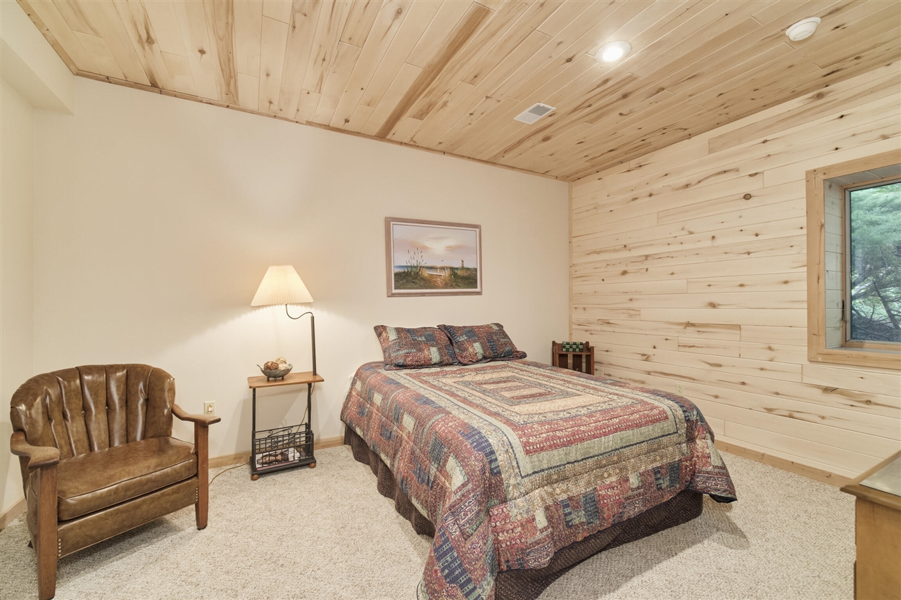 4821 Crescent Beach Road Property Photo 47