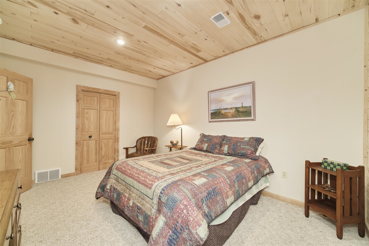 4821 Crescent Beach Road Property Photo 48