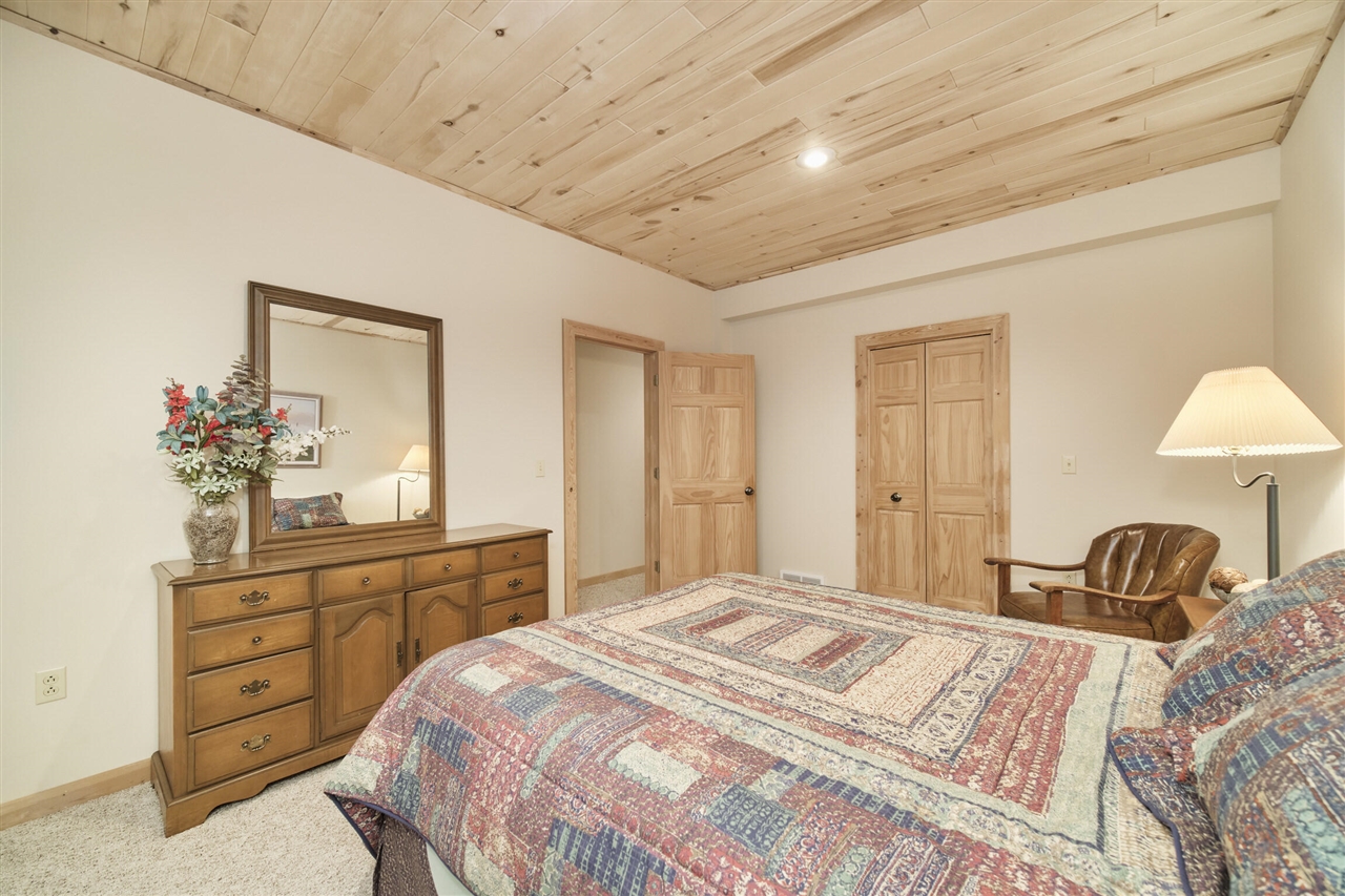 4821 Crescent Beach Road Property Photo 49