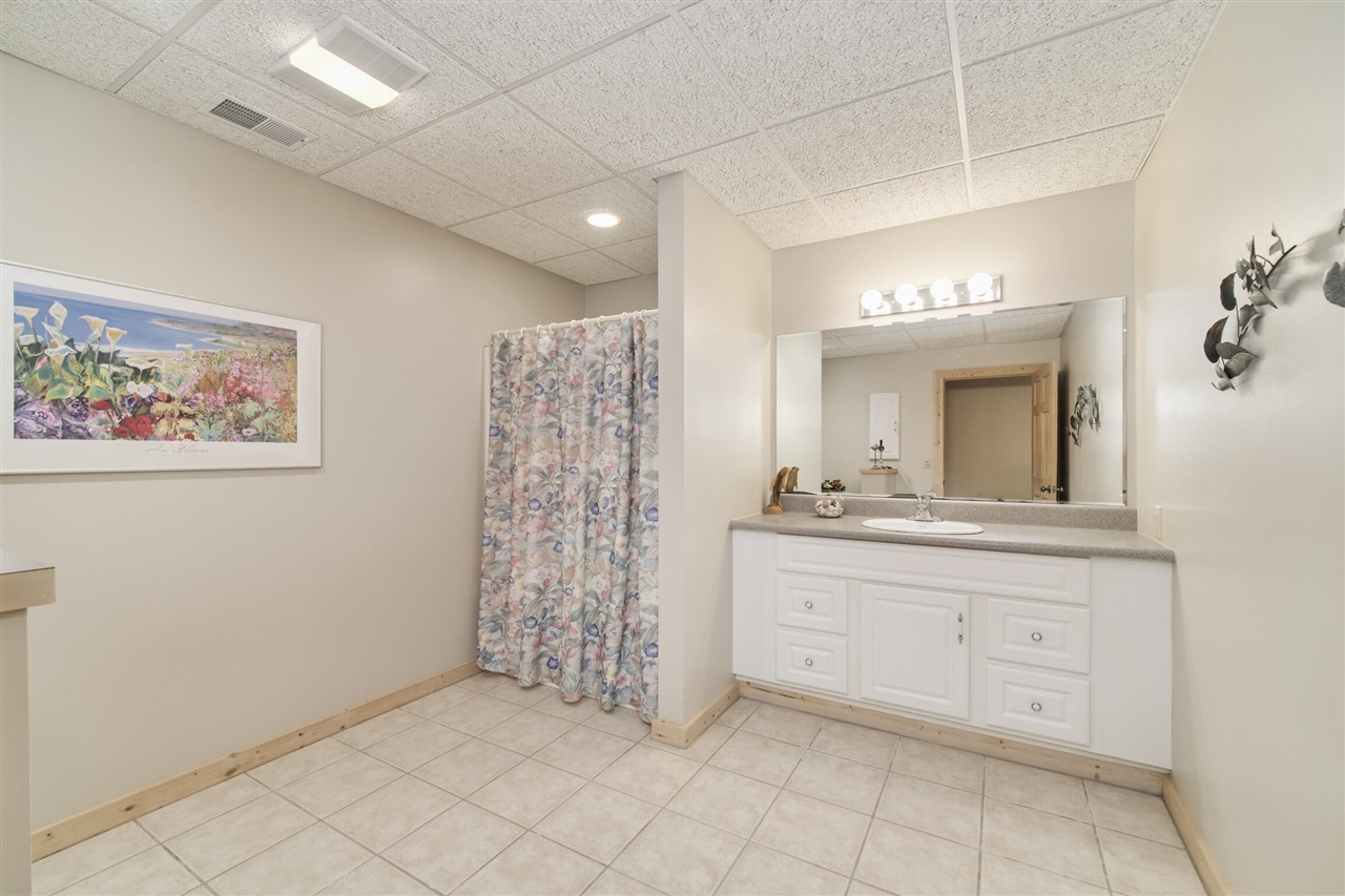 4821 Crescent Beach Road Property Photo 50