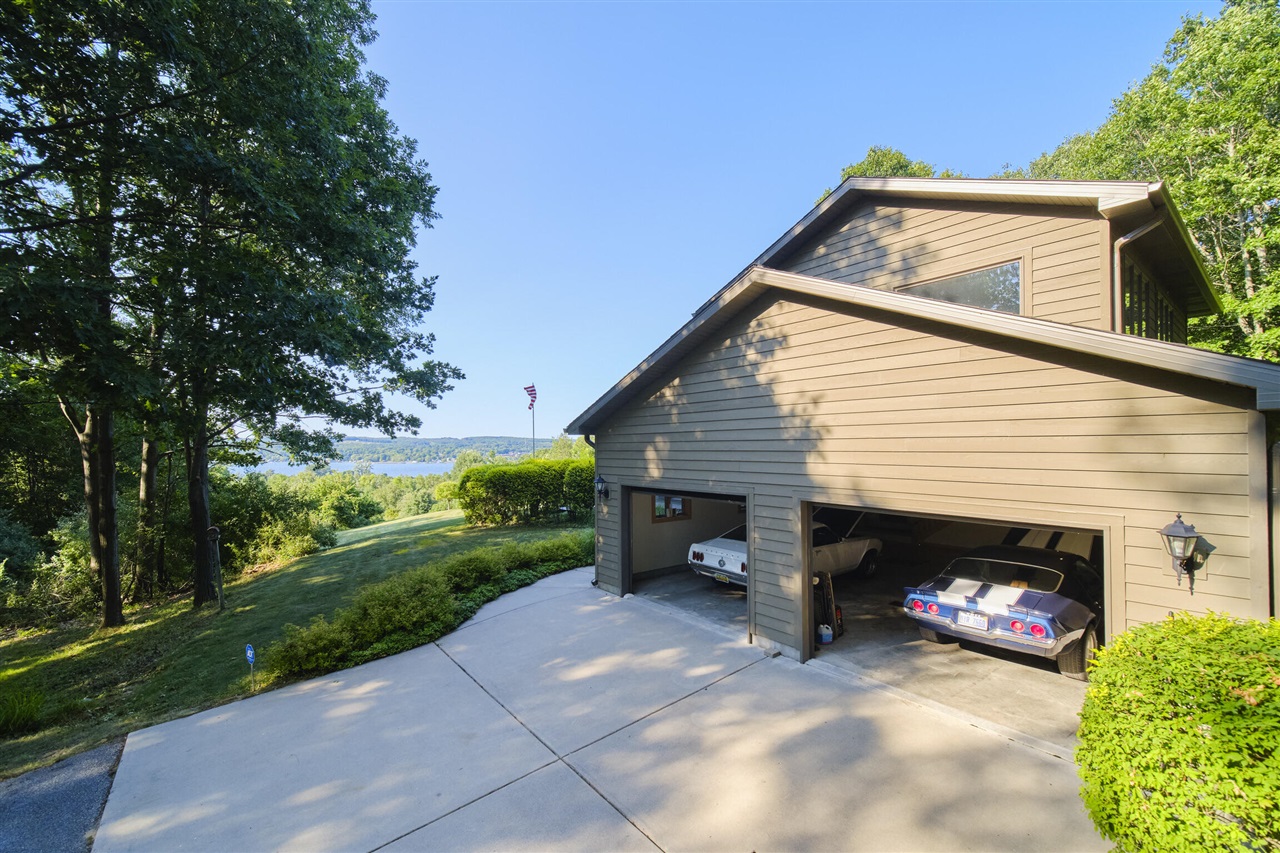4821 Crescent Beach Road Property Photo 57