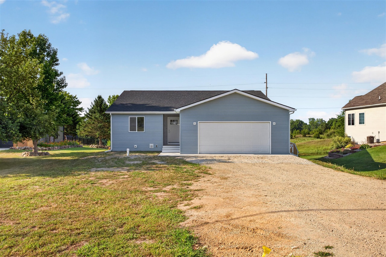 14869 Hilltop Drive Property Photo 1