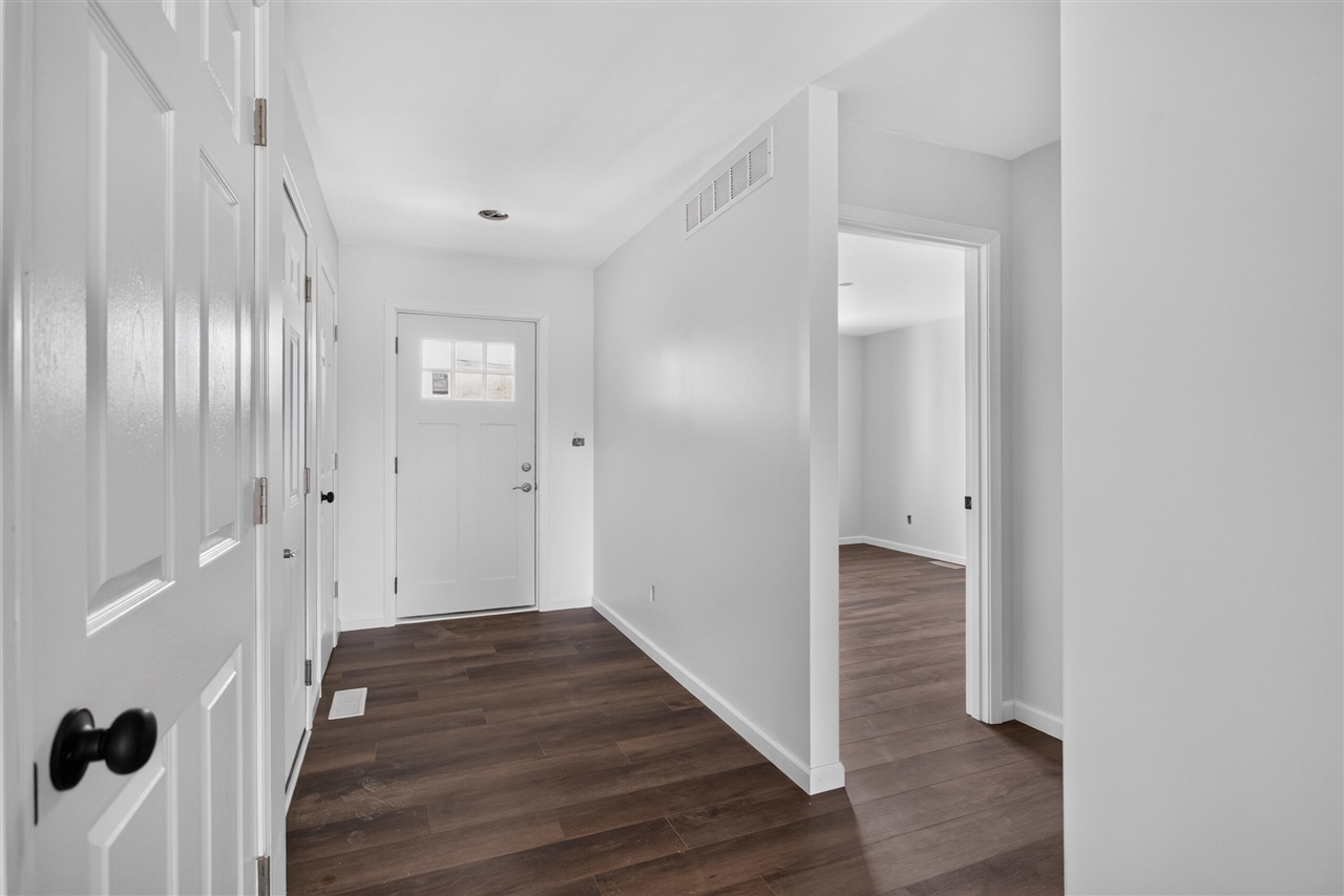 14869 Hilltop Drive Property Photo 3