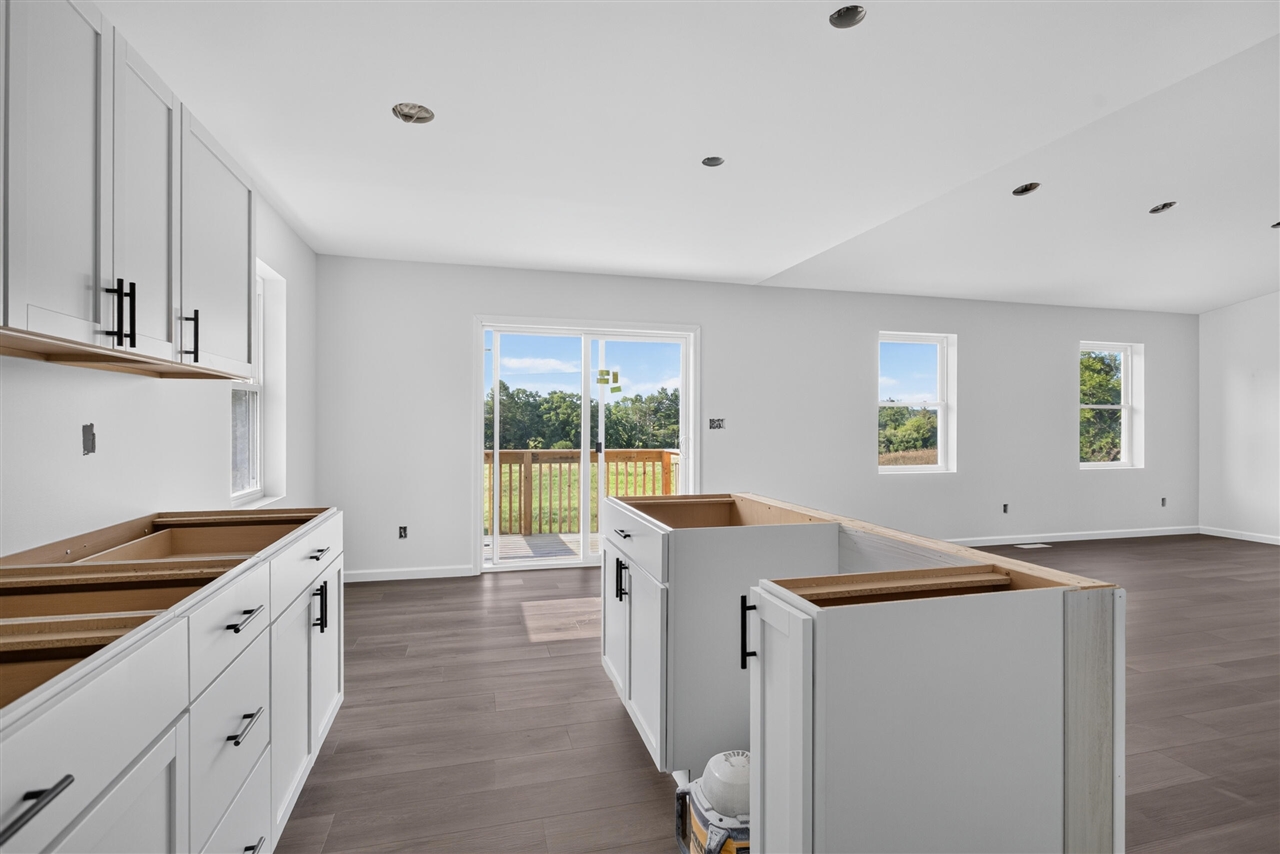 14869 Hilltop Drive Property Photo 10