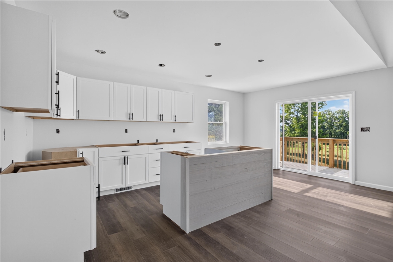 14869 Hilltop Drive Property Photo 11