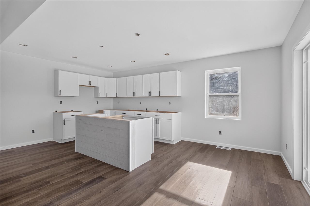 14869 Hilltop Drive Property Photo 12