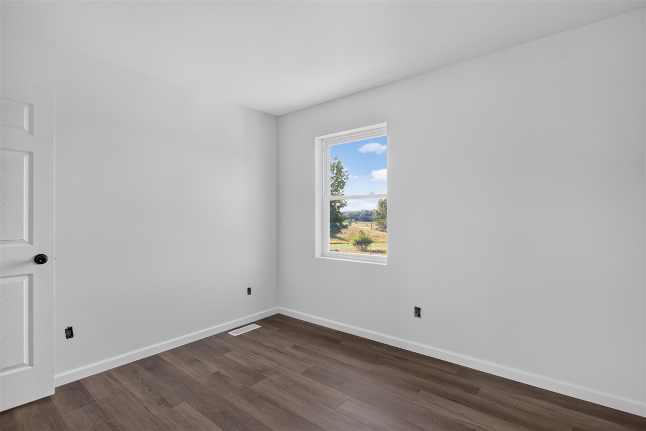 14869 Hilltop Drive Property Photo 16