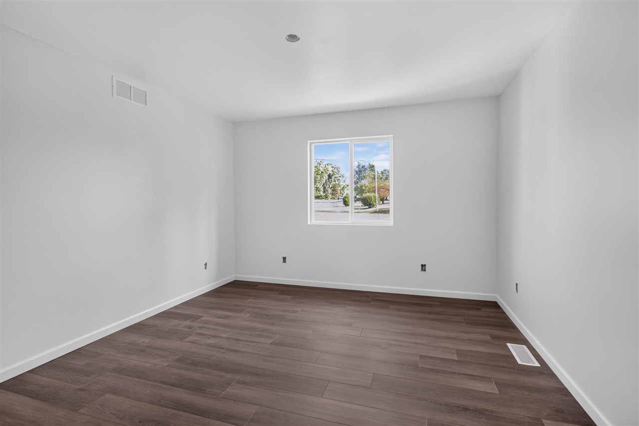 14869 Hilltop Drive Property Photo 22