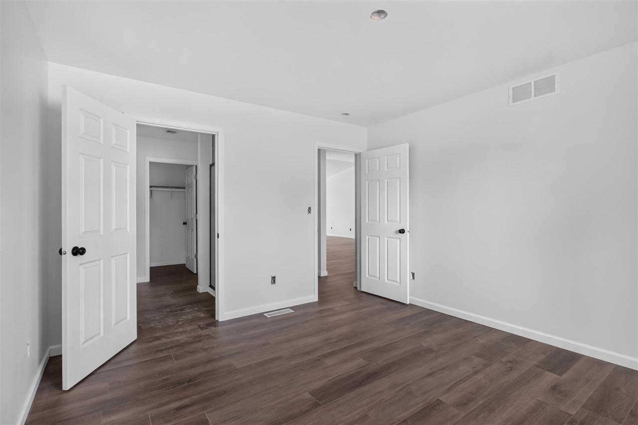 14869 Hilltop Drive Property Photo 24
