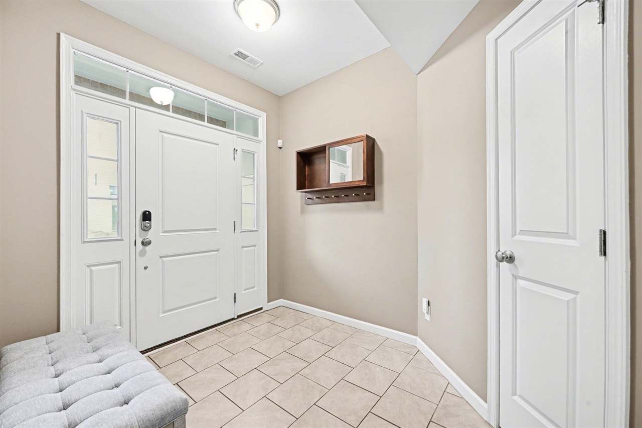 2733 S Spurway Drive Property Photo 3