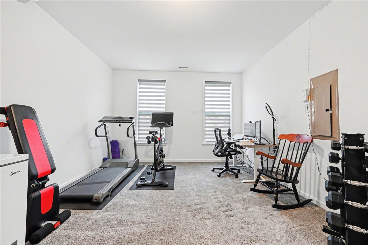 2733 S Spurway Drive Property Photo 4