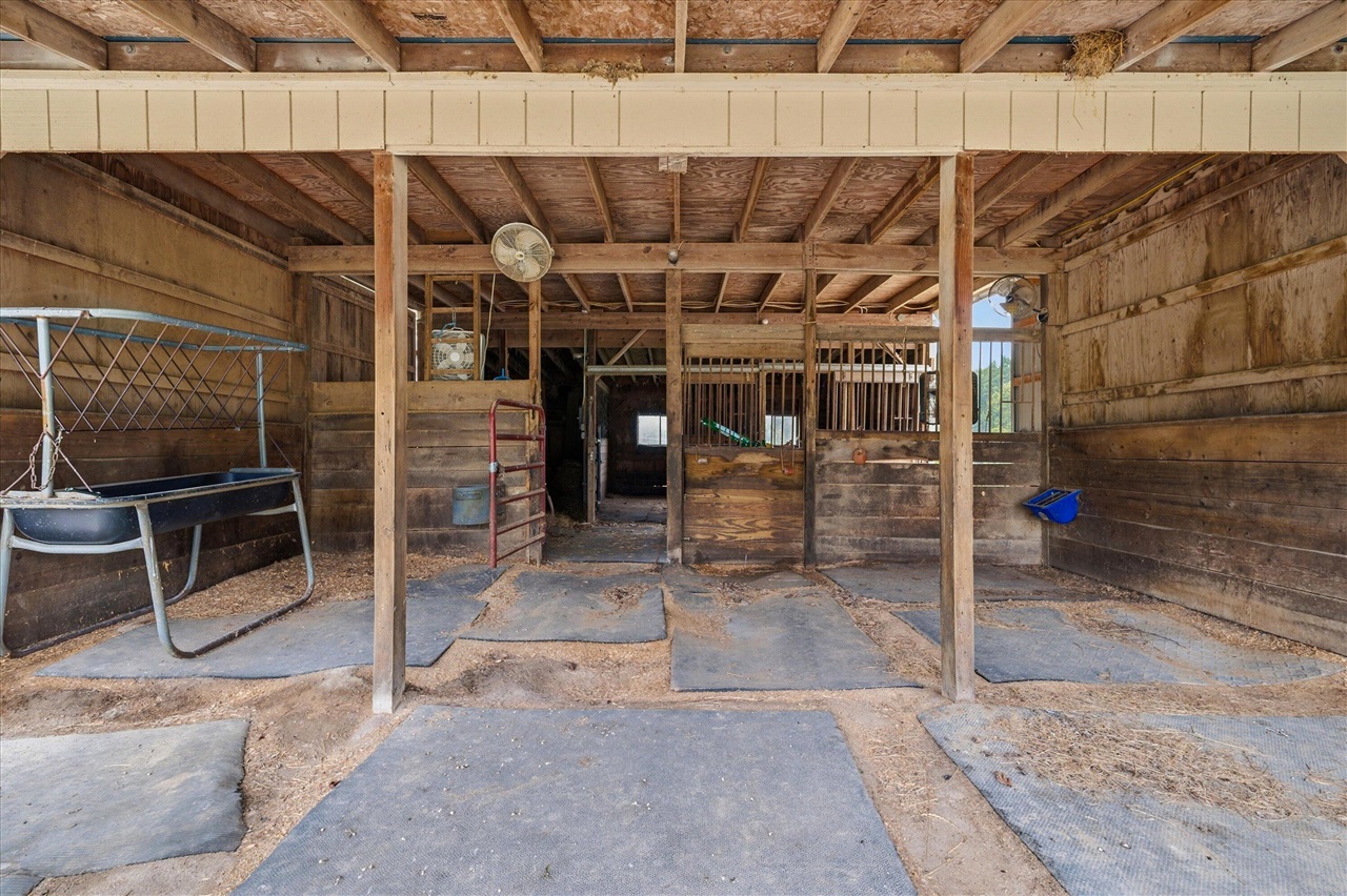 7310 Steinbach Road Property Photo 37