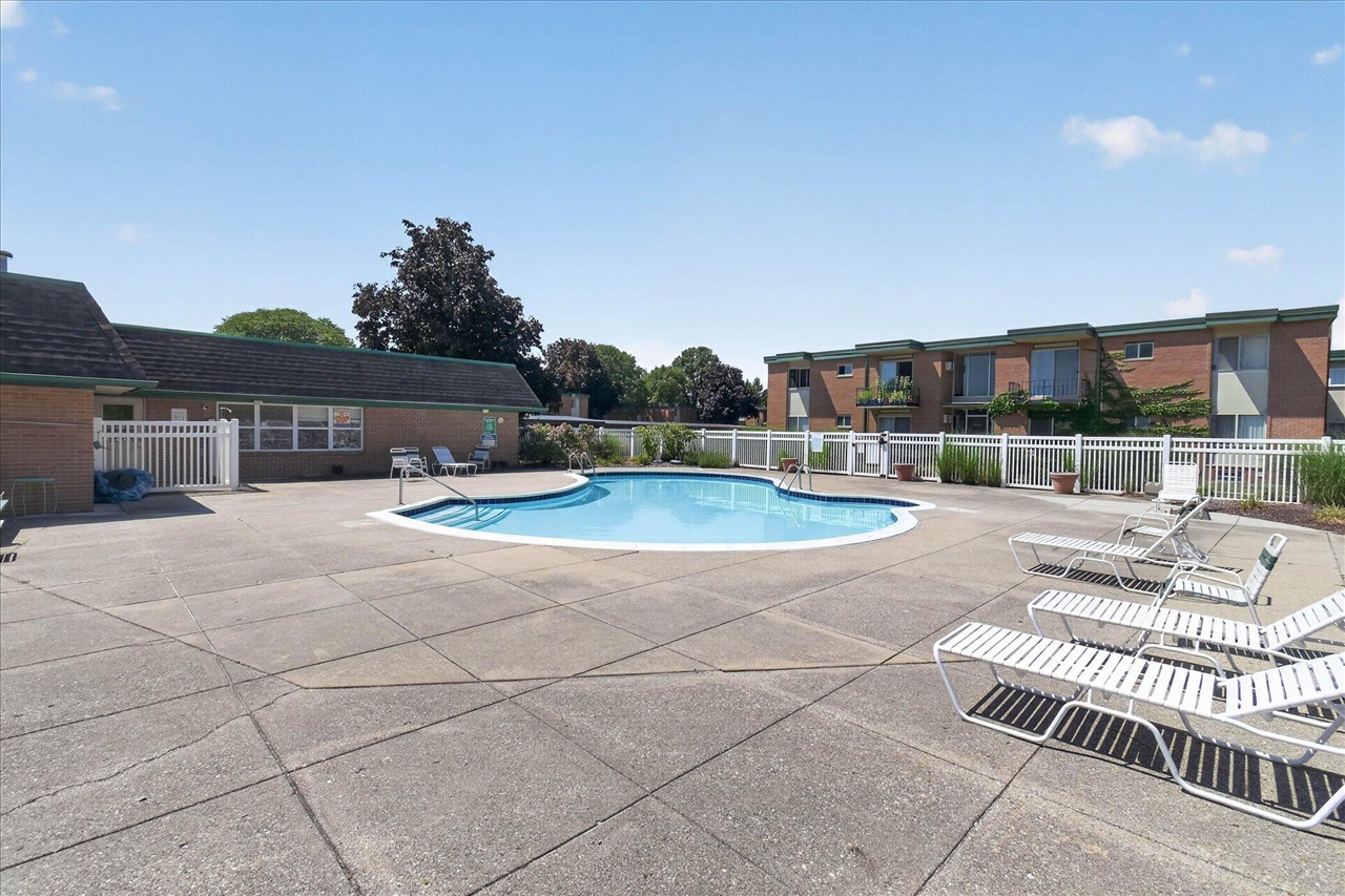 1942 Axtell Drive Property Photo 19