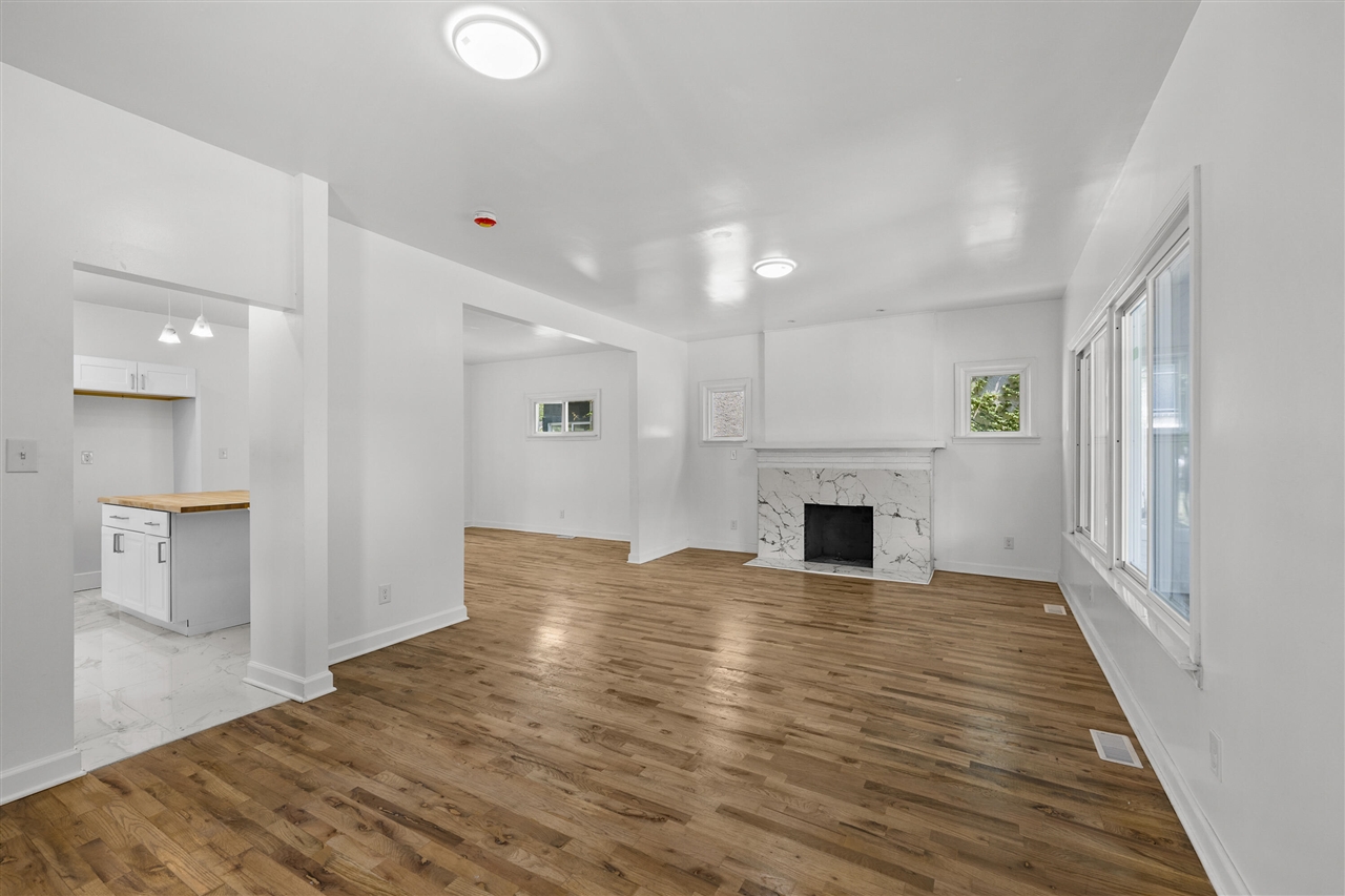 80 Louise Street Property Photo 8