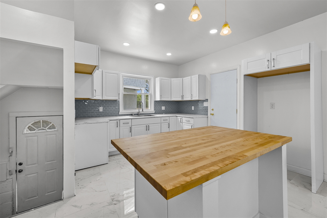 80 Louise Street Property Photo 10