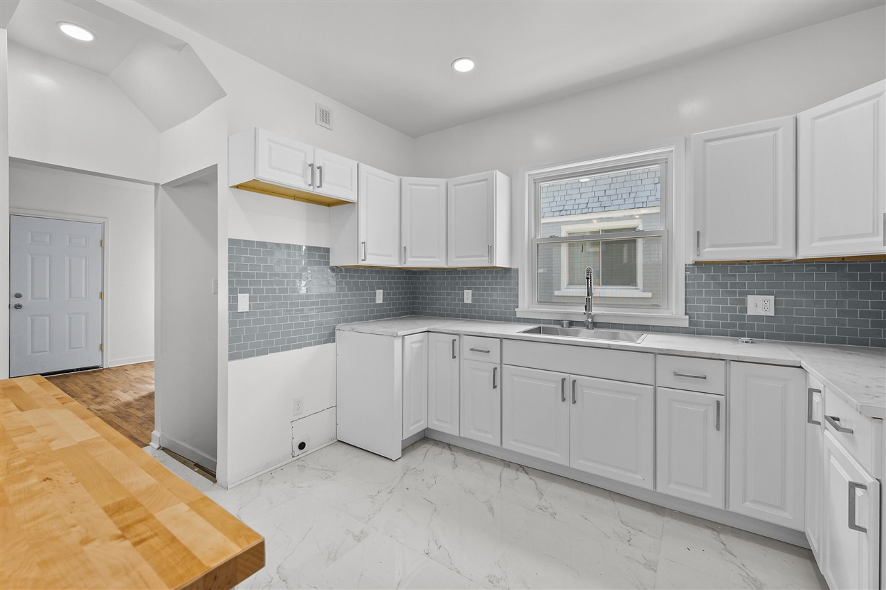 80 Louise Street Property Photo 14