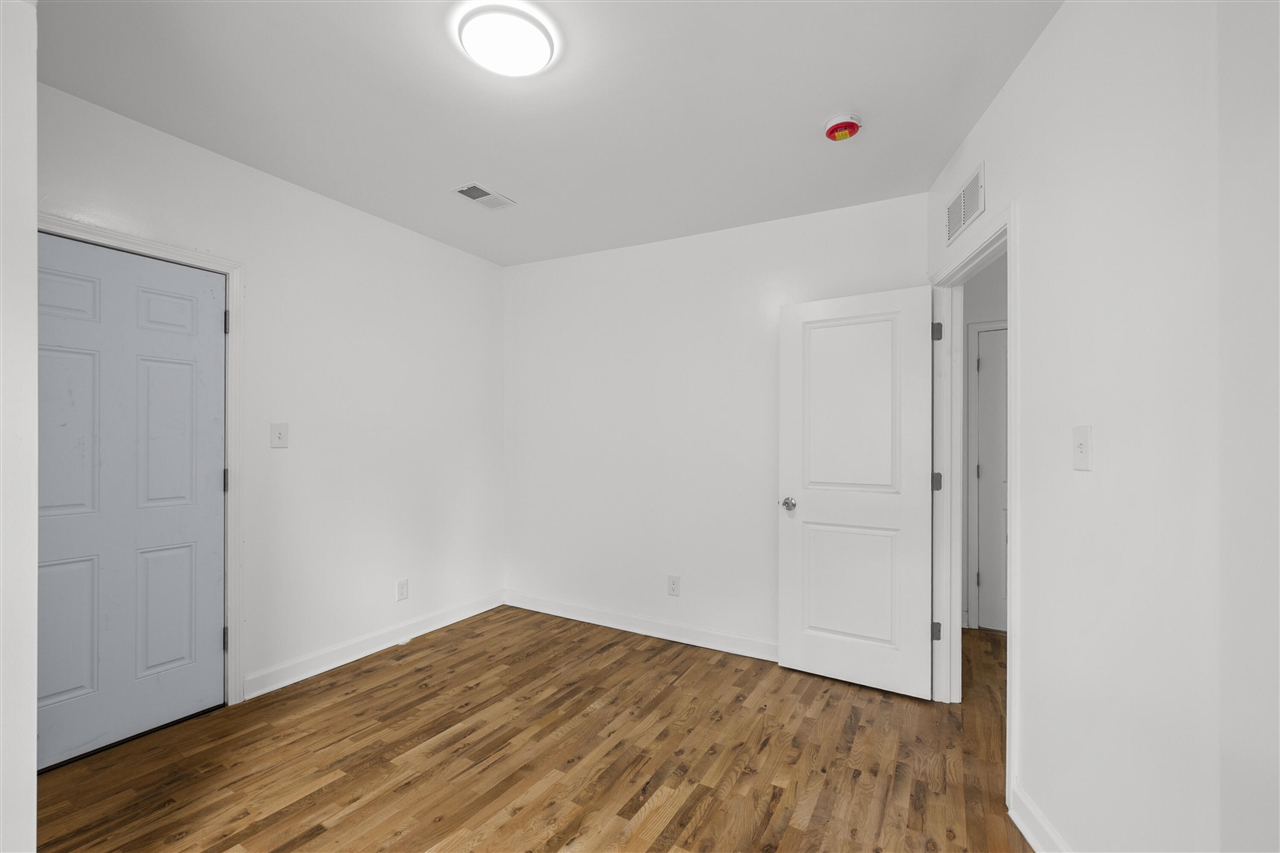 80 Louise Street Property Photo 21
