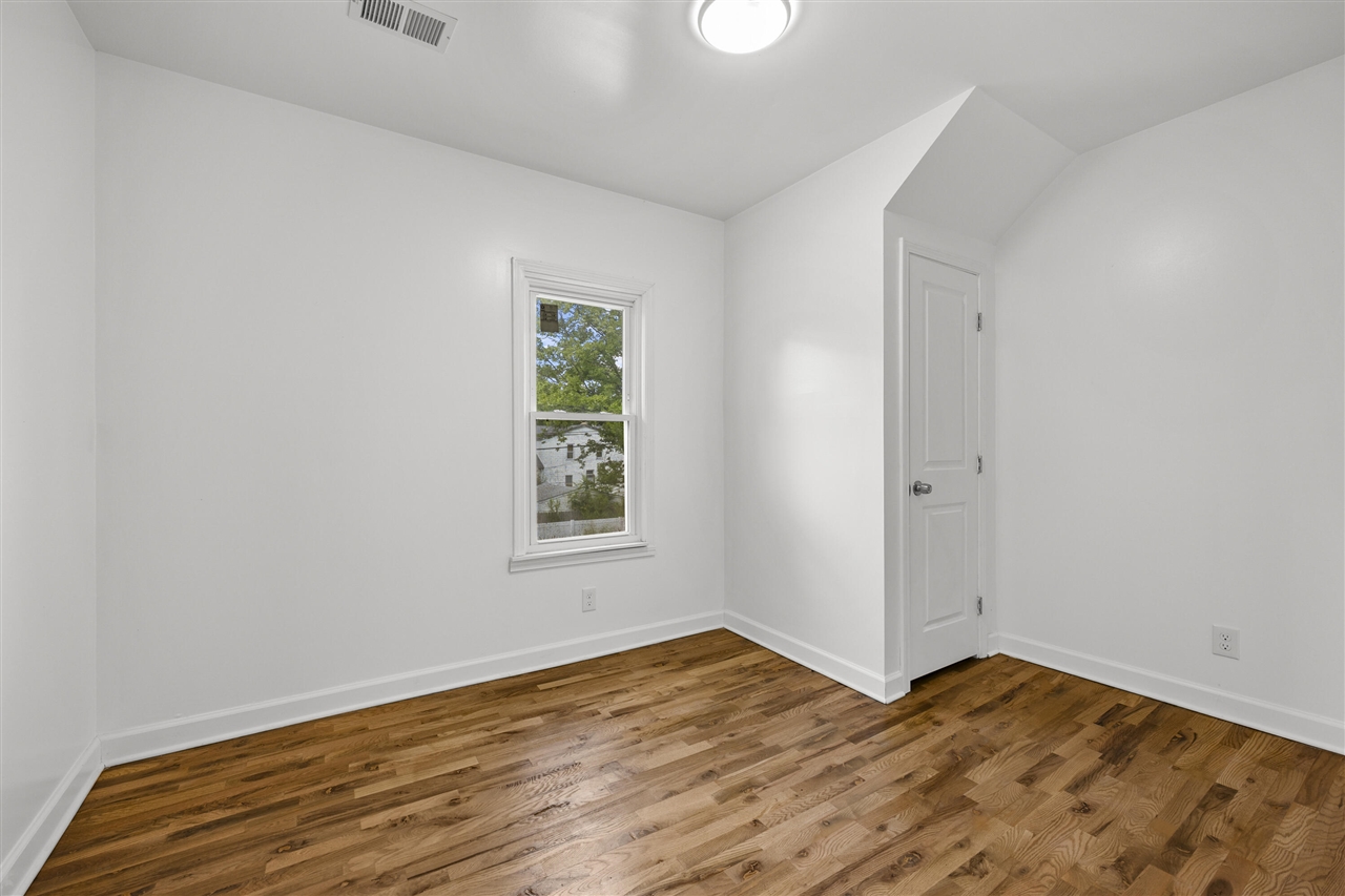 80 Louise Street Property Photo 25