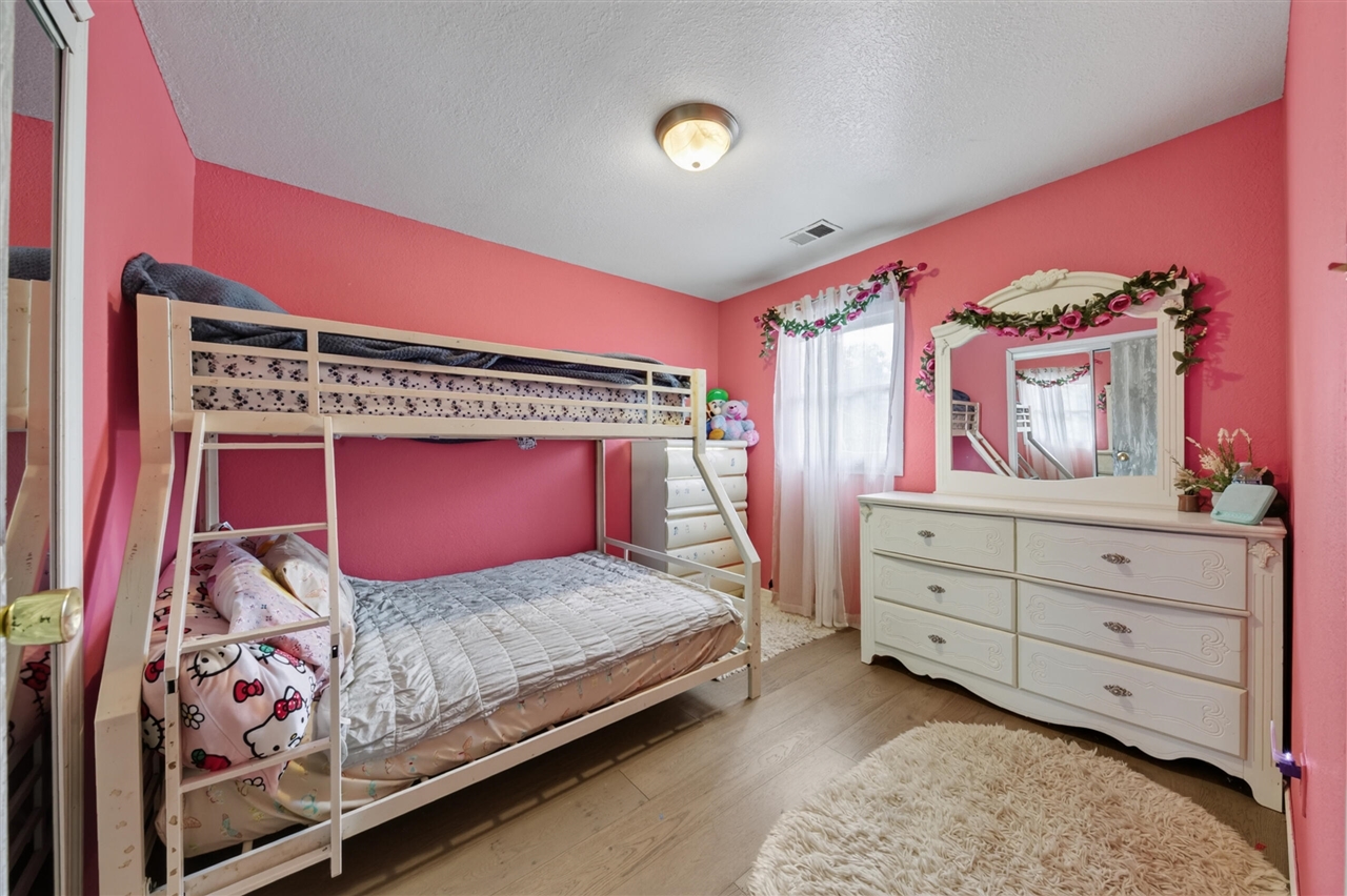 8410 W Newburg Road Property Photo 6