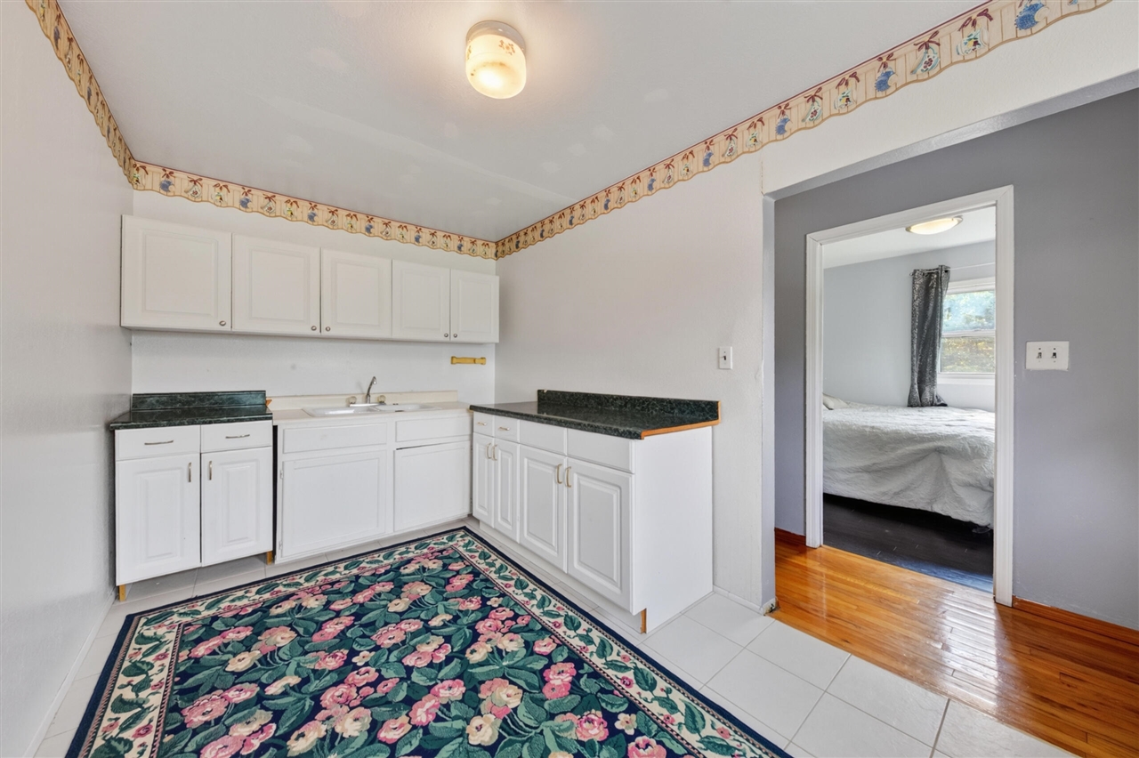 8410 W Newburg Road Property Photo 10