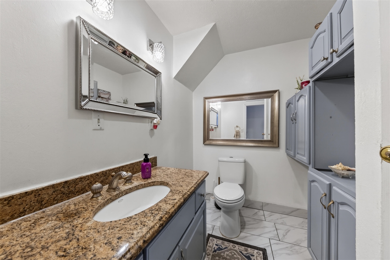 8410 W Newburg Road Property Photo 13