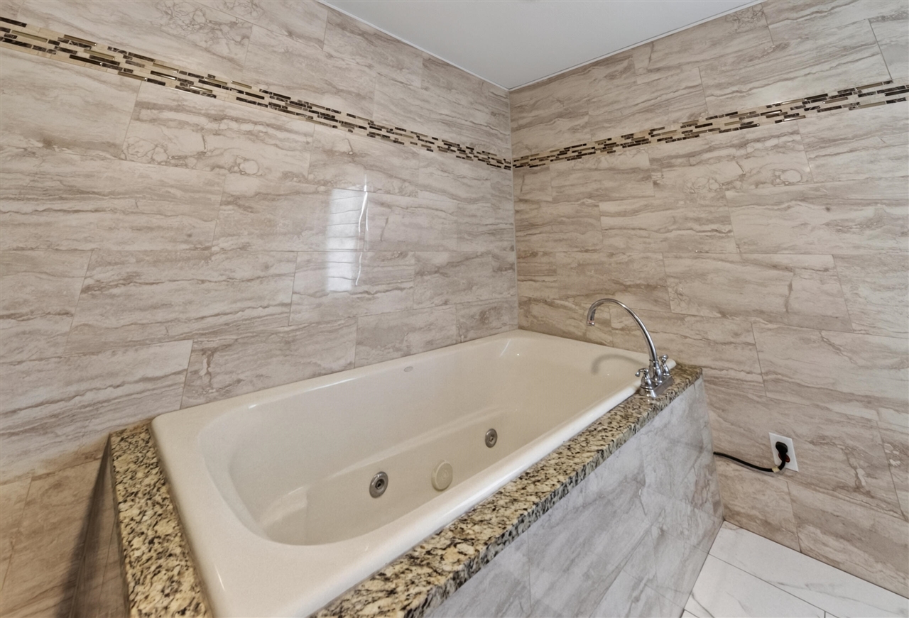 8410 W Newburg Road Property Photo 18