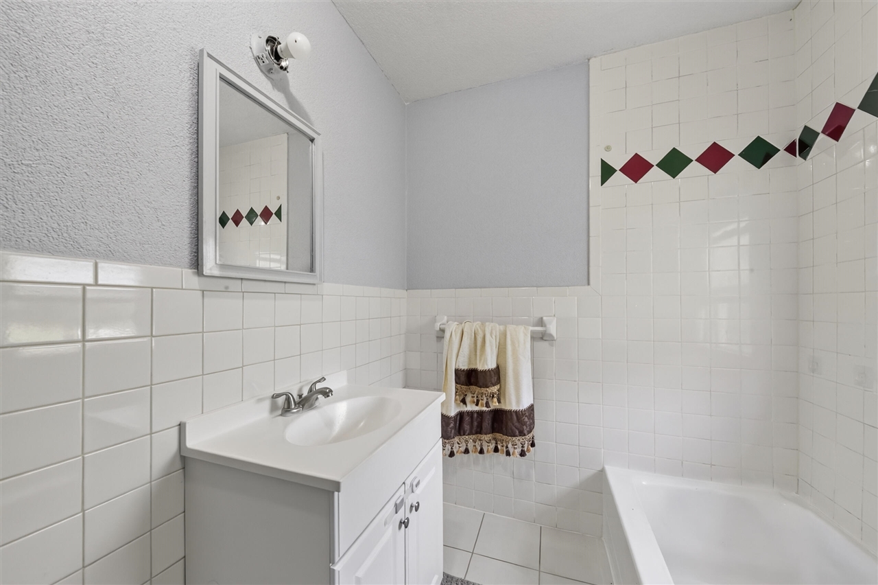 8410 W Newburg Road Property Photo 31