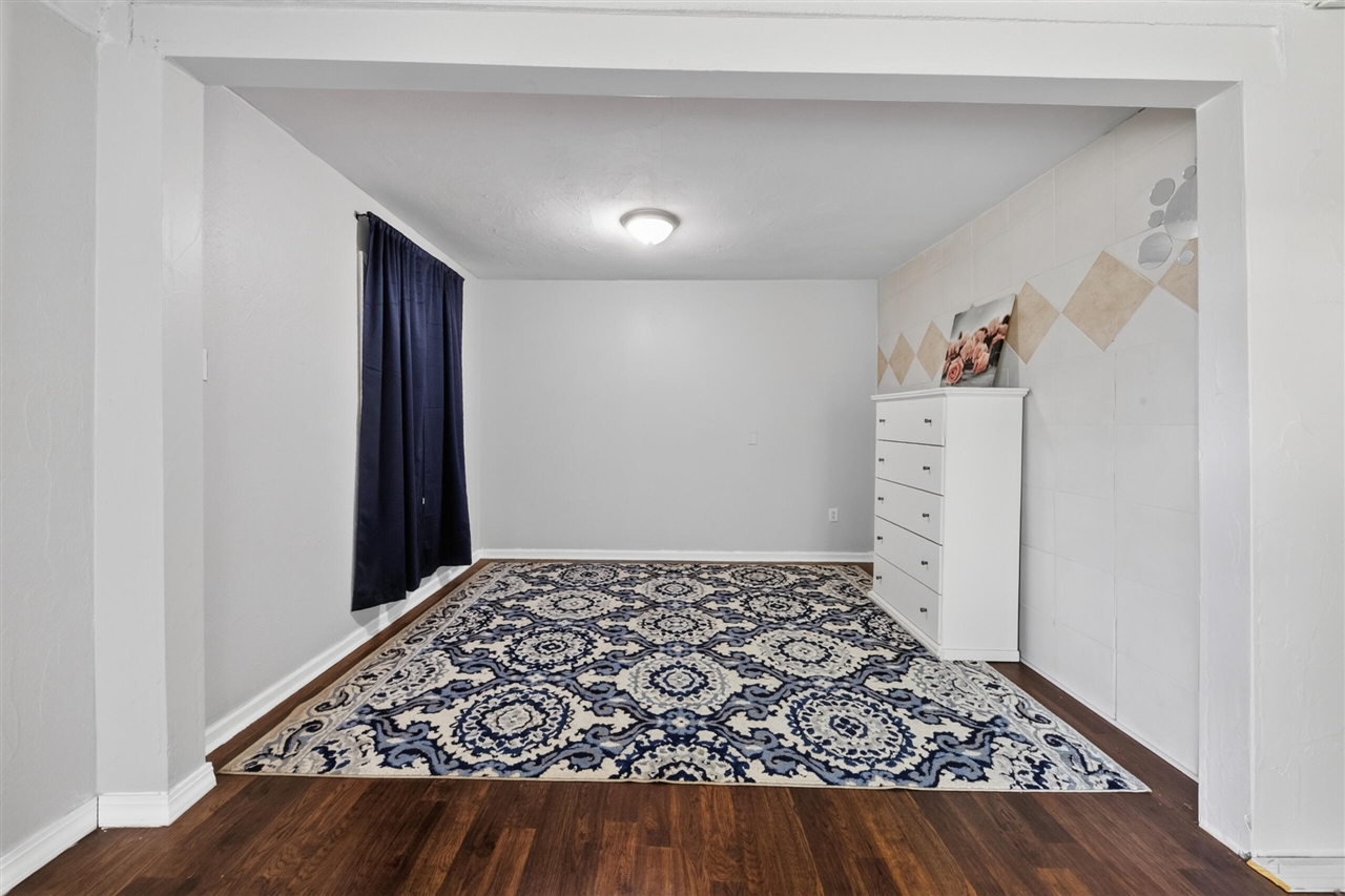 8410 W Newburg Road Property Photo 33