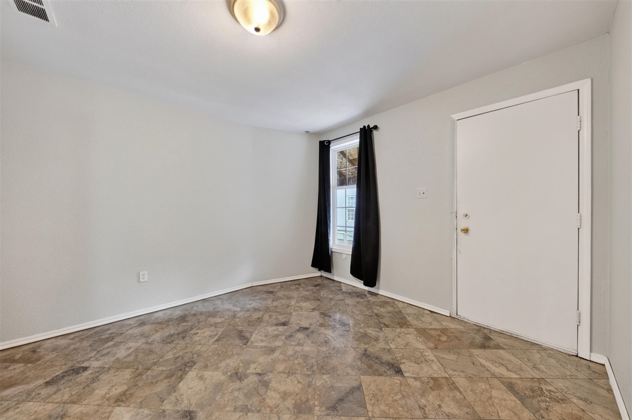 8410 W Newburg Road Property Photo 42