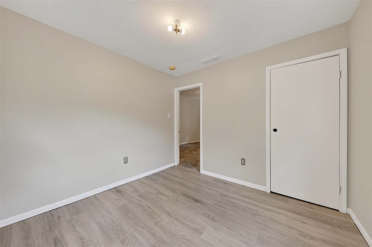 8410 W Newburg Road Property Photo 43
