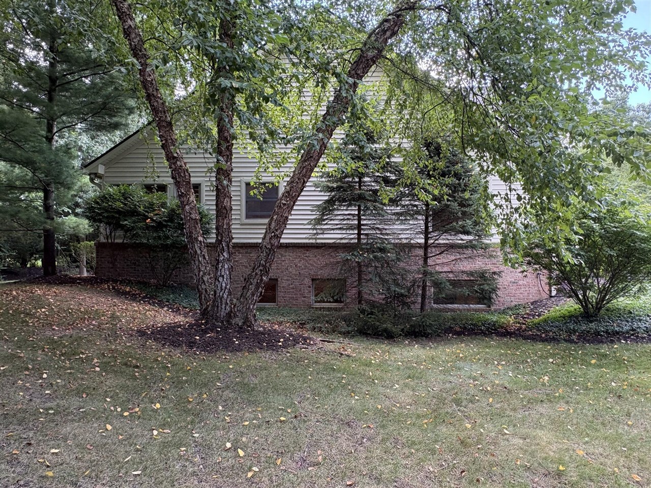 7708 Hunters Pointe Property Photo 6