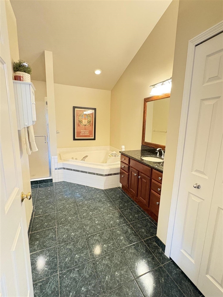 7708 Hunters Pointe Property Photo 33